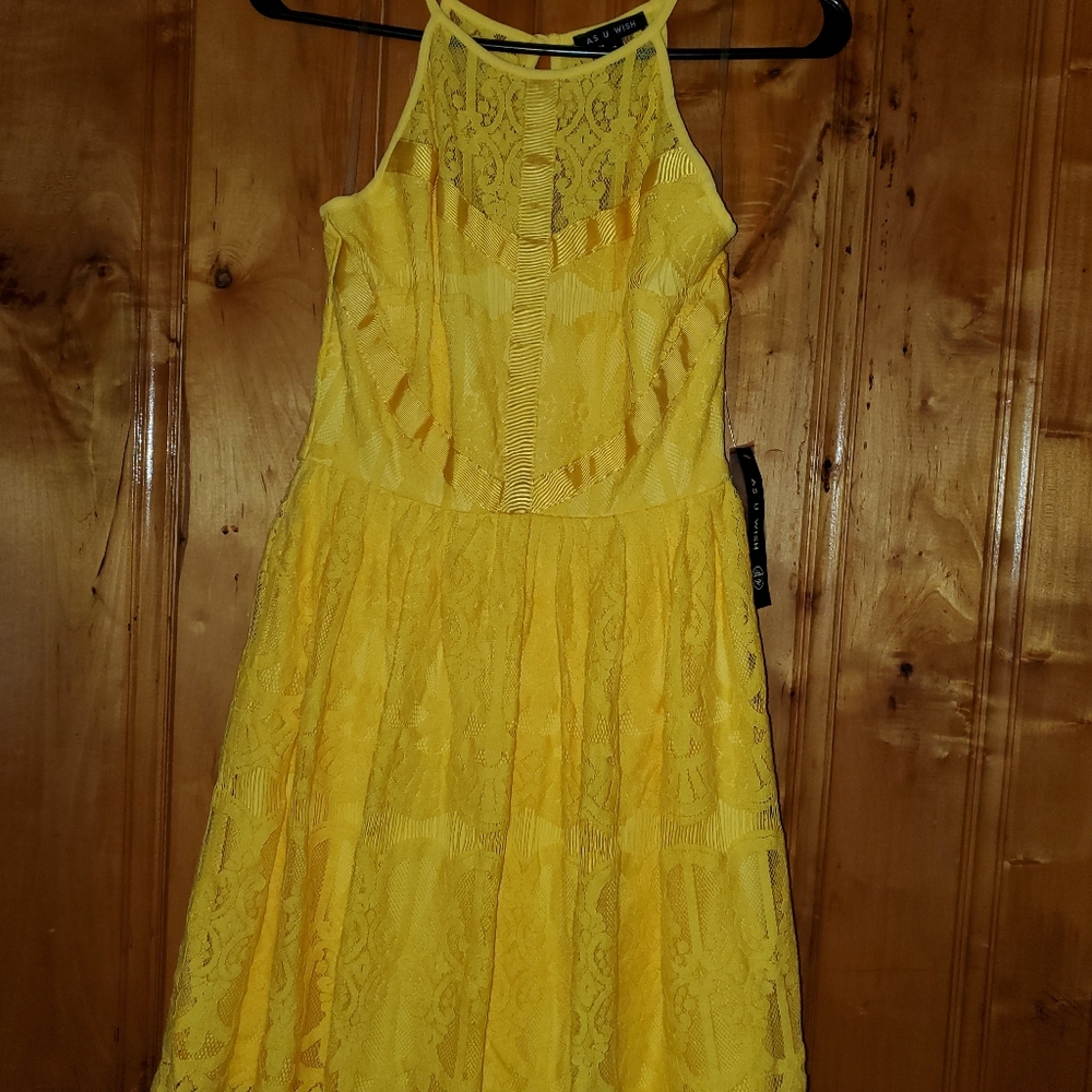 Yellow dress❣